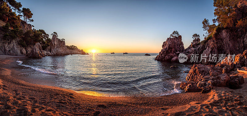 Cala el Golfet, Calella de Palafrugell。布拉瓦海岸日出